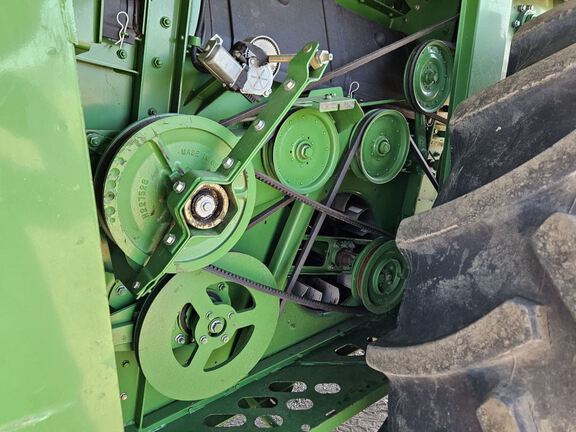 2014 John Deere S690 Combine