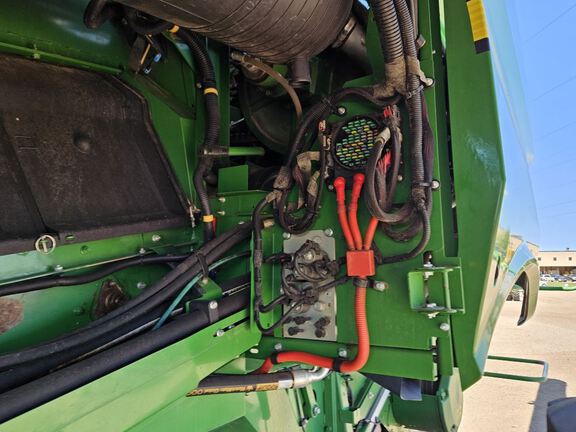 2014 John Deere S690 Combine