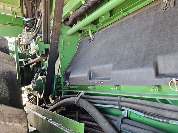 2014 John Deere S690 Combine