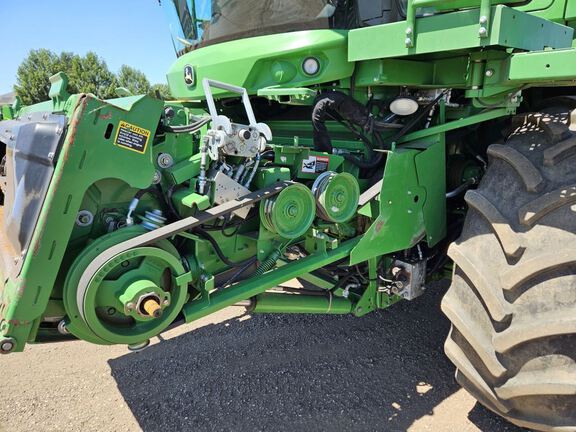 2014 John Deere S690 Combine