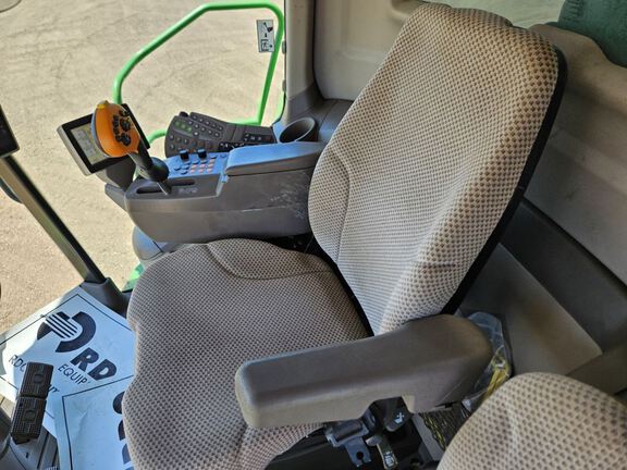 2014 John Deere S690 Combine