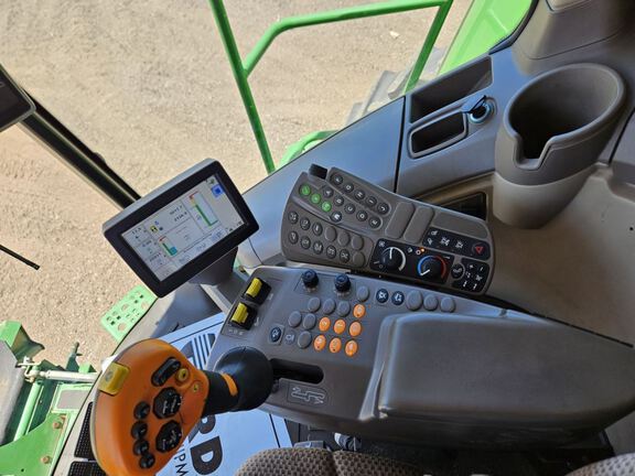 2014 John Deere S690 Combine