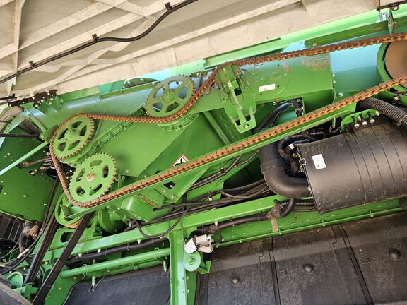 2014 John Deere S690 Combine