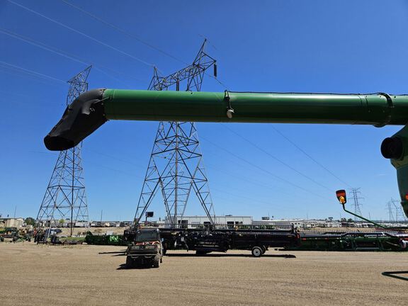 2014 John Deere S690 Combine