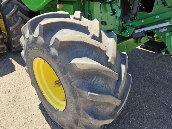 2014 John Deere S690 Combine