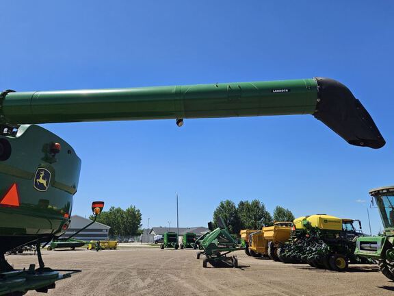 2014 John Deere S690 Combine