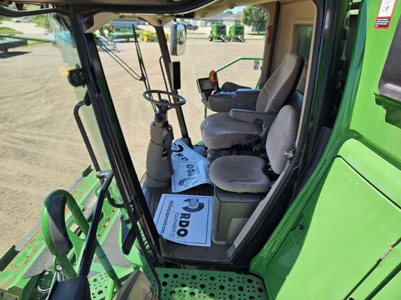 2014 John Deere S690 Combine