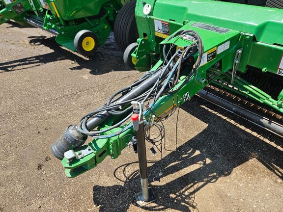 2022 John Deere 560R Baler/Round