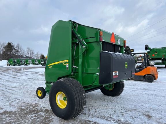 2022 John Deere 560R Baler/Round