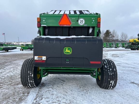 2022 John Deere 560R Baler/Round