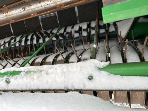 2022 John Deere 560R Baler/Round