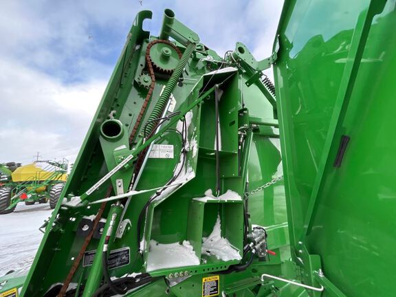 2022 John Deere 560R Baler/Round