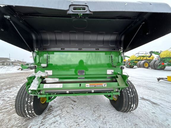 2022 John Deere 560R Baler/Round