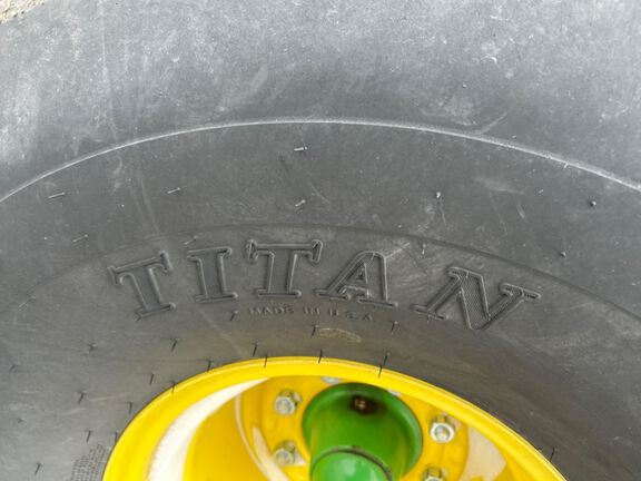 2022 John Deere 560R Baler/Round