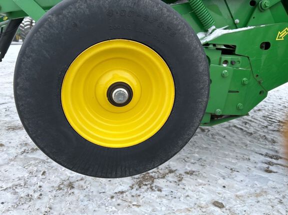 2022 John Deere 560R Baler/Round