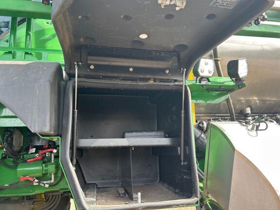 2024 John Deere 616R Sprayer/High Clearance