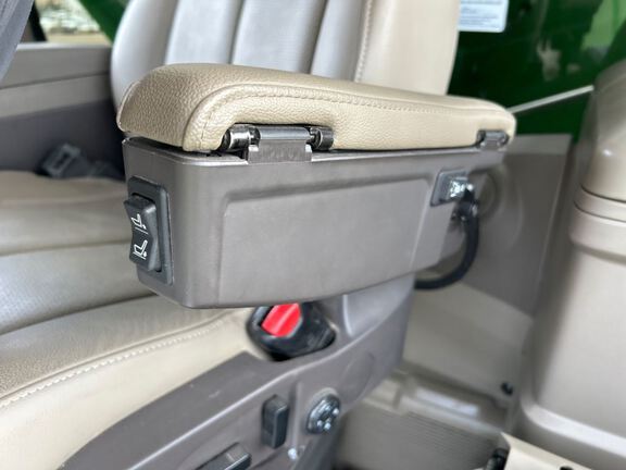 2024 John Deere 800R Applicator