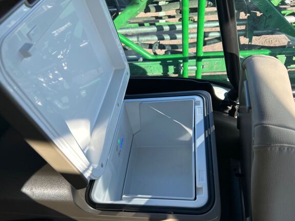 2025 John Deere 616R Sprayer/High Clearance