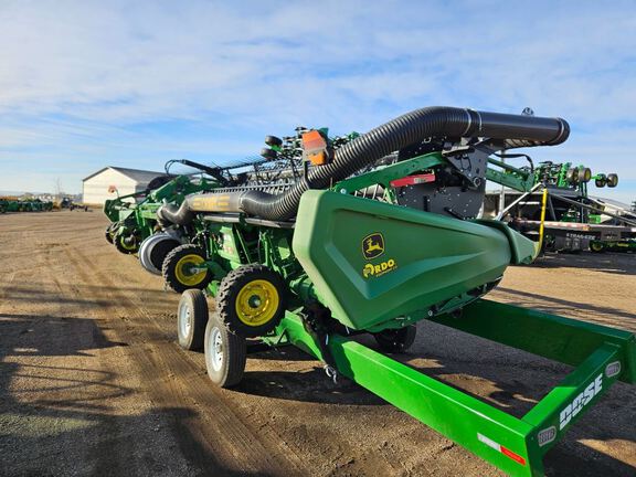 2023 John Deere HD40F Header Combine