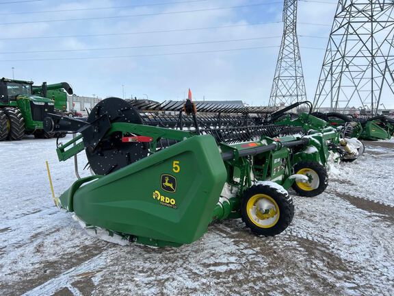 2023 John Deere HD40F Header Combine