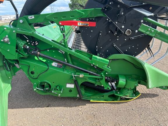 2023 John Deere HD40F Header Combine