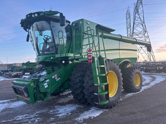 2024 John Deere S780 Combine