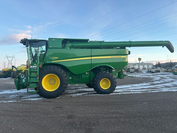 2024 John Deere S780 Combine