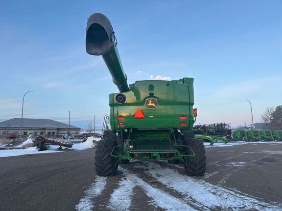 2024 John Deere S780 Combine