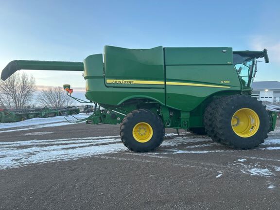 2024 John Deere S780 Combine