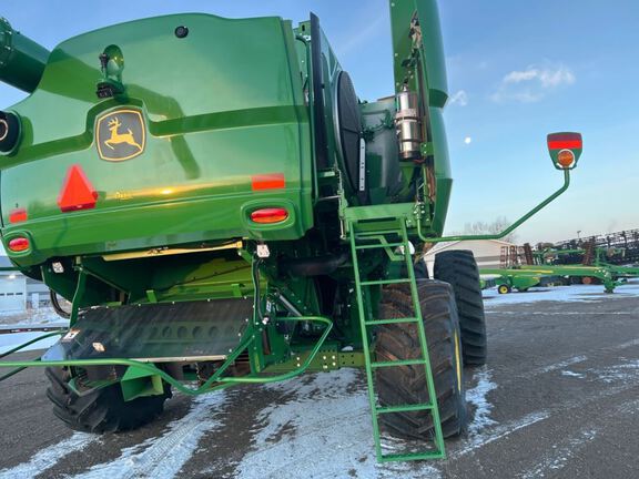 2024 John Deere S780 Combine