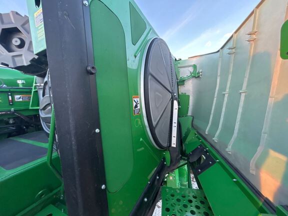 2024 John Deere S780 Combine