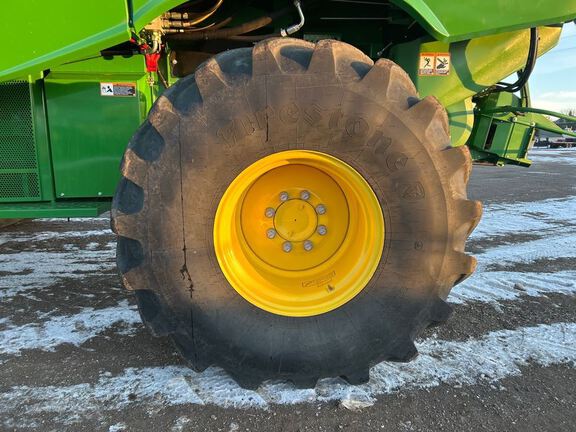 2024 John Deere S780 Combine