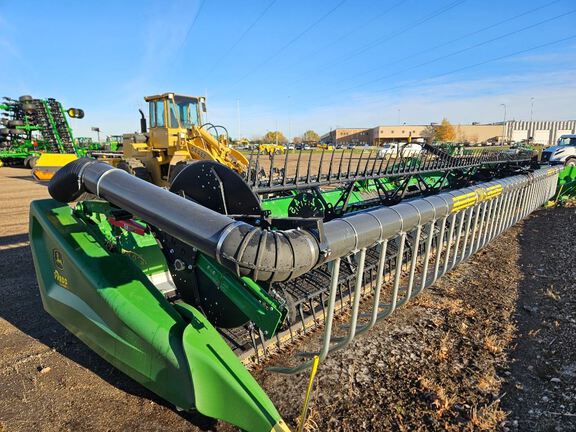 2023 John Deere HD40F Header Combine