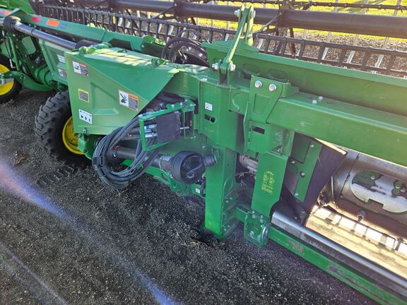 2023 John Deere HD40F Header Combine