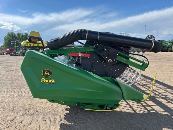 2023 John Deere HD40F Header Combine