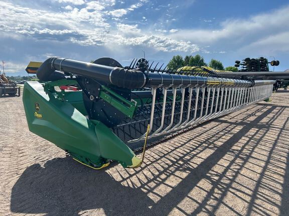 2023 John Deere HD40F Header Combine