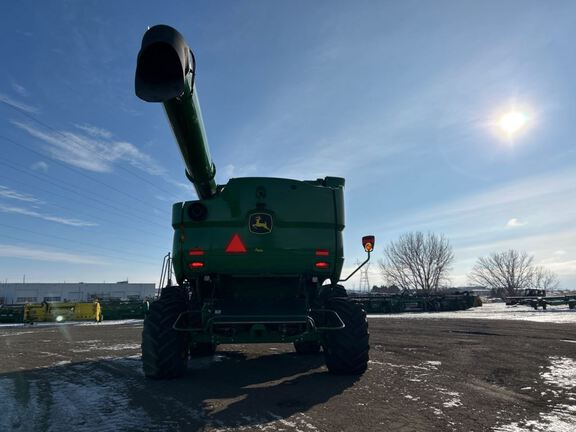2024 John Deere S780 Combine
