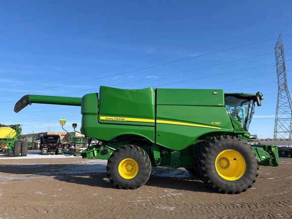 2024 John Deere S780 Combine
