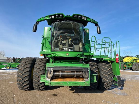 2024 John Deere S780 Combine