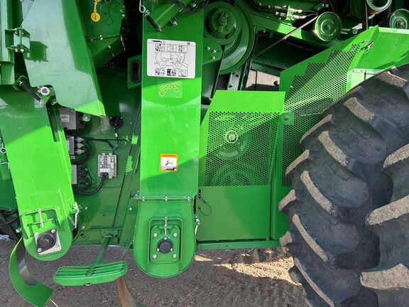 2024 John Deere S780 Combine