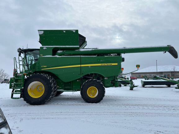 2024 John Deere S780 Combine