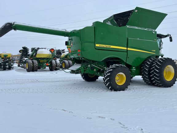 2024 John Deere S780 Combine