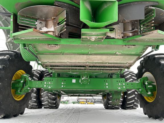 2024 John Deere S780 Combine