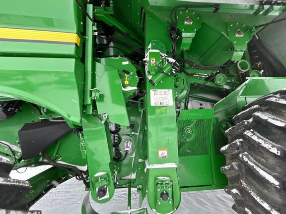 2024 John Deere S780 Combine