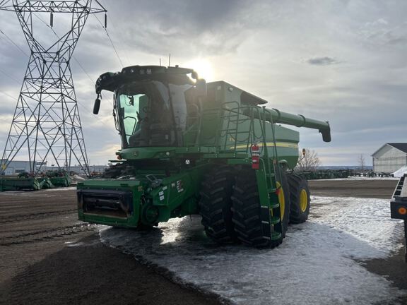 2024 John Deere S780 Combine
