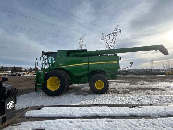 2024 John Deere S780 Combine