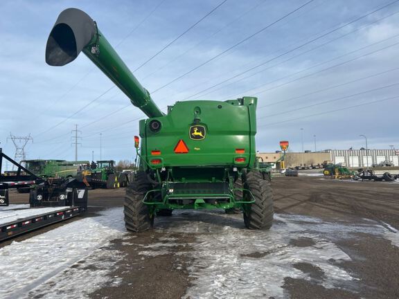 2024 John Deere S780 Combine