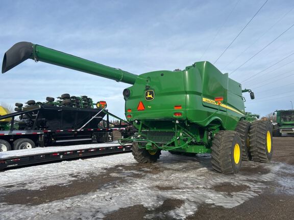 2024 John Deere S780 Combine