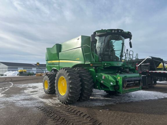 2024 John Deere S780 Combine