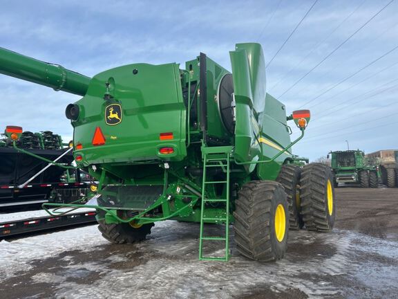 2024 John Deere S780 Combine